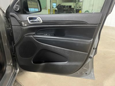 2020 Jeep Grand Cherokee — photo 21 view