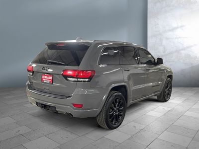 2020 Jeep Grand Cherokee — engine compartment view
