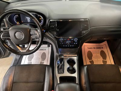 2020 Jeep Grand Cherokee — photo 13 view