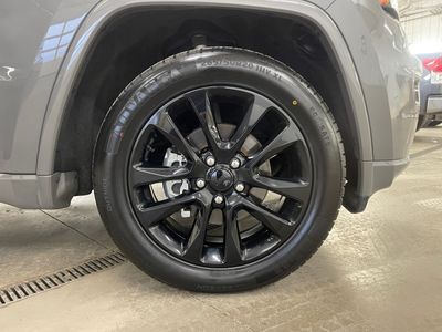 2020 Jeep Grand Cherokee — photo 16 view