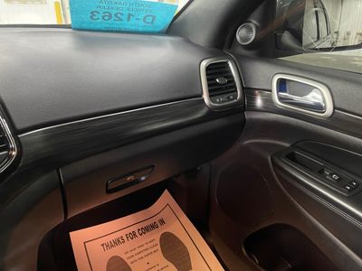 2020 Jeep Grand Cherokee — photo 12 view