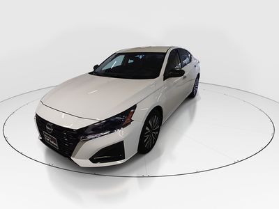 2025 Nissan Altima - Photo 3