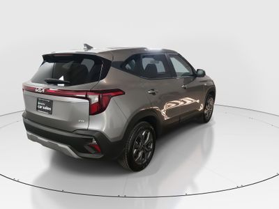 2025 Kia Seltos - Photo 7