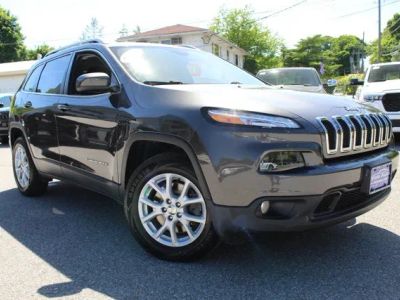 2017 Jeep Cherokee — interior view