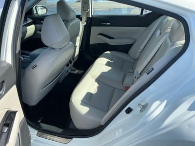 2021 Nissan Altima — photo 11 view