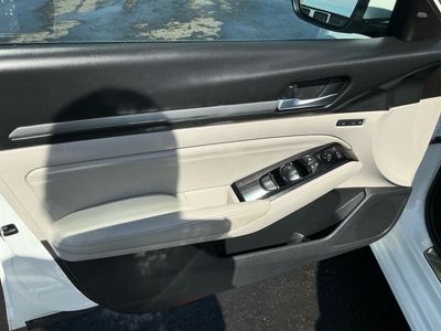 2021 Nissan Altima — photo 10 view