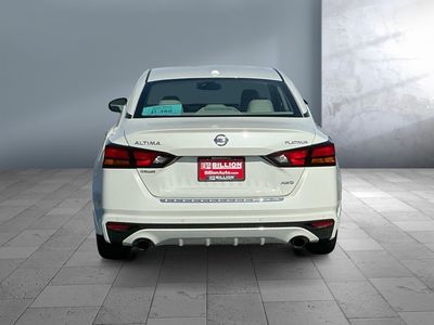 2021 Nissan Altima — detail view
