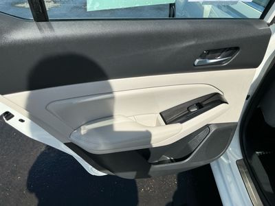 2021 Nissan Altima — photo 12 view