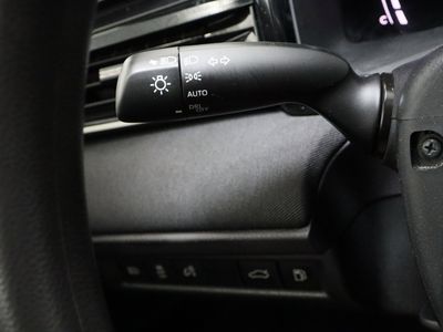 2025 Toyota Camry FWD - Photo 24