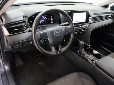 2025 Toyota Camry FWD - Photo 13