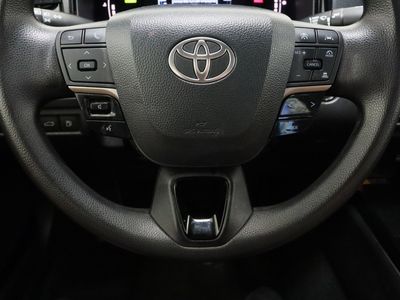 2025 Toyota Camry FWD - Photo 23