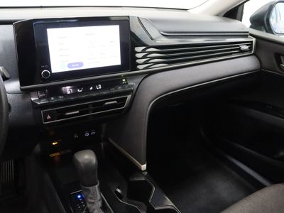 2025 Toyota Camry FWD - Photo 15