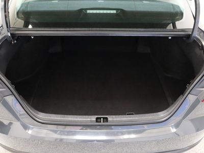 2025 Toyota Camry FWD - Photo 31