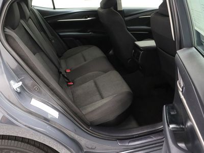2025 Toyota Camry FWD - Photo 33