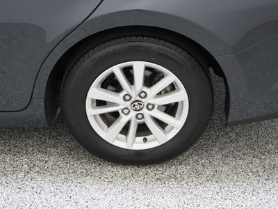 2025 Toyota Camry FWD - Photo 10