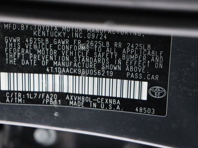2025 Toyota Camry FWD - Photo 39