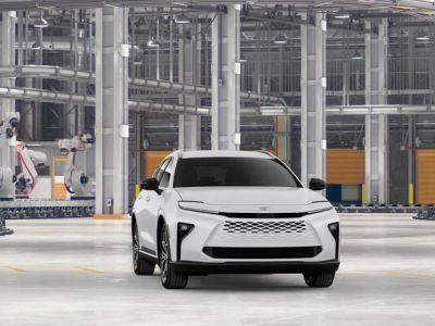 2026 Toyota Crown Signia - Photo 18