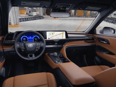 2026 Toyota Crown Signia - Photo 19