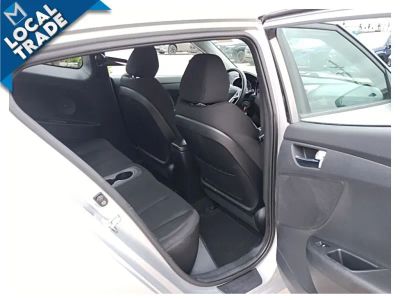 2012 Hyundai Veloster - Photo 37