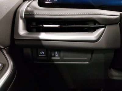 2025 Cadillac XT4 - Photo 13