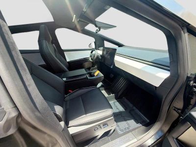 2024 Tesla Cybertruck — photo 30 view