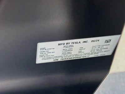 2024 Tesla Cybertruck — photo 36 view