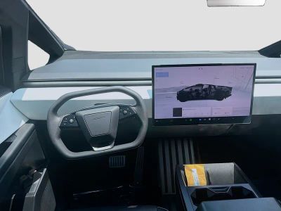 2024 Tesla Cybertruck — photo 19 view