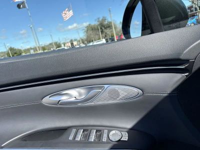 2025 Genesis GV70 — photo 13 view