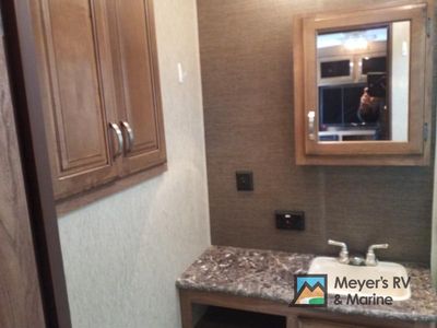 2015 Keystone RV Laredo LHT - Photo 15