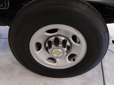 2025 Chevrolet Express 15 Passenger - Photo 16