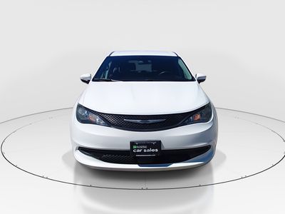 2022 Chrysler Voyager - Photo 2