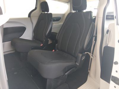 2022 Chrysler Voyager - Photo 11