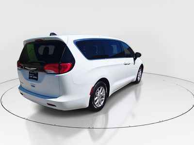 2022 Chrysler Voyager - Photo 7