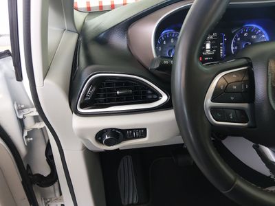 2022 Chrysler Voyager - Photo 17