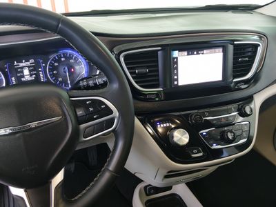 2022 Chrysler Voyager - Photo 18