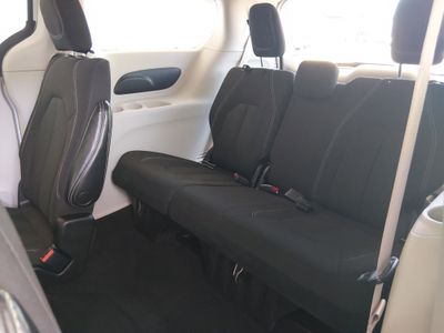2022 Chrysler Voyager - Photo 12