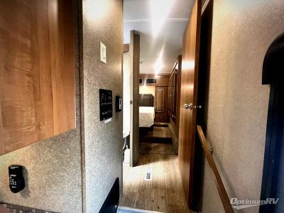 2019 Forest River Rockwood Ultra Lite — photo 19 view