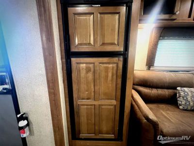 2019 Forest River Rockwood Ultra Lite — photo 7 view