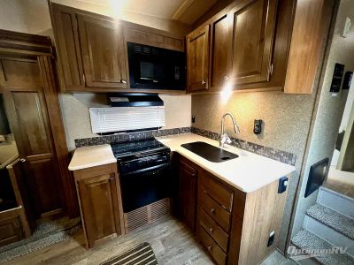 2019 Forest River Rockwood Ultra Lite — photo 14 view