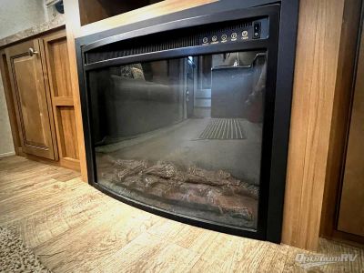 2019 Forest River Rockwood Ultra Lite — photo 12 view