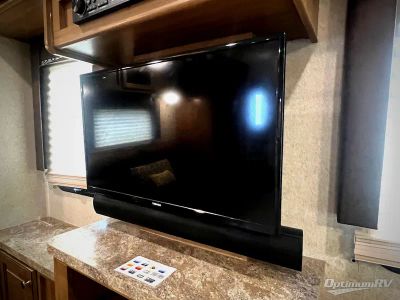 2019 Forest River Rockwood Ultra Lite — photo 11 view