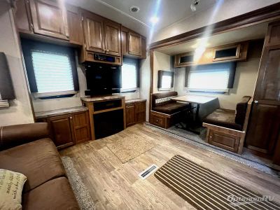2019 Forest River Rockwood Ultra Lite — photo 9 view