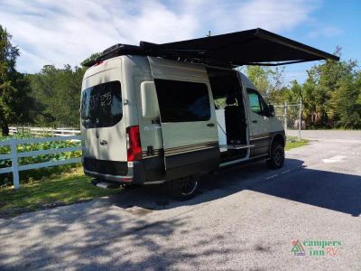2027 Storyteller Overland Storyteller Overland — photo 43 view