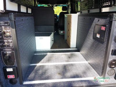 2027 Storyteller Overland Storyteller Overland — photo 26 view