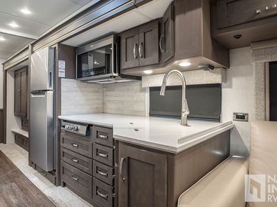2025 Newmar Bay Star - Photo 17