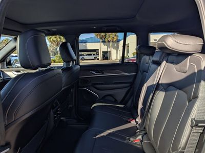 2026 Jeep Grand Cherokee — photo 14 view