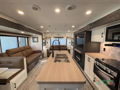 2026 Venture RV Sienna — photo 9 view