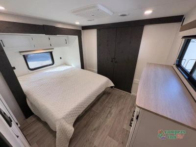 2026 Venture RV Sienna — photo 32 view