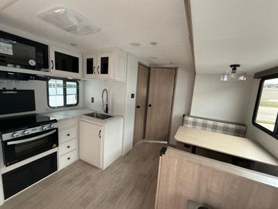 2025 Palomino SolAire - Photo 22