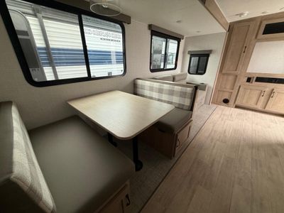 2025 Palomino SolAire - Photo 37